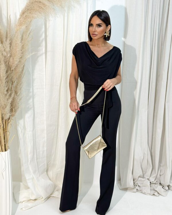 Gia Black bluza otvorenih leđa i Harper Black pantalone