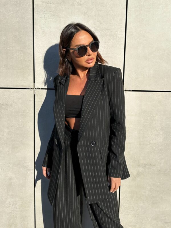 Agata Black trendi prugasto odelo