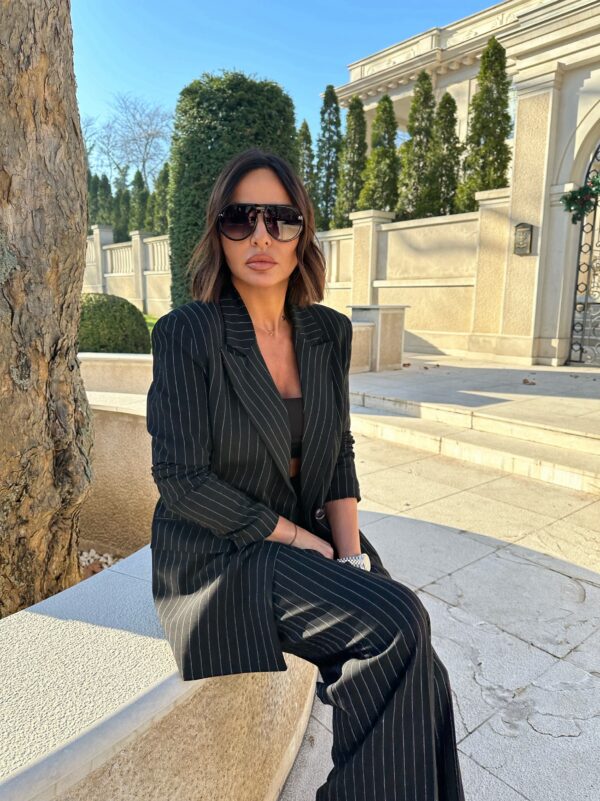 Agata Black trendi prugasto odelo