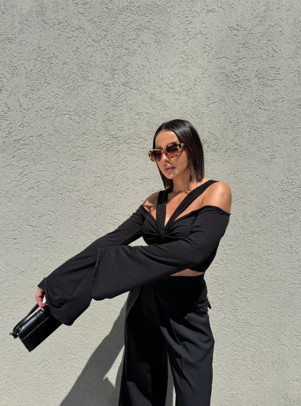 Crna crop top bluza zvonastih rukava sa trakama oko vrata