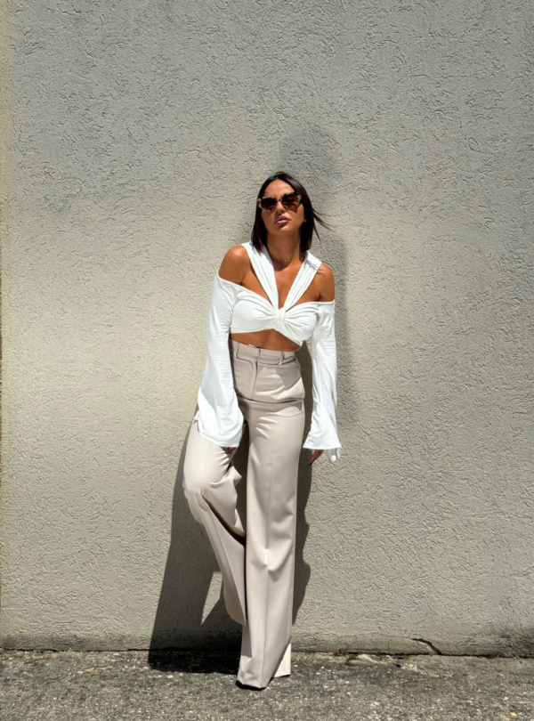 Zvonaste pantalone visokog struka nude boje peska