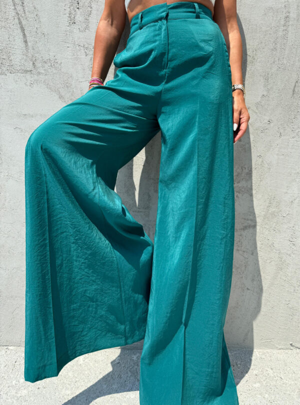 Plavo zelene lepršave zvonaste pantalone visokog struka