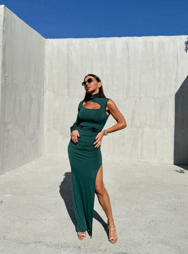 Duga petrolej zelena asimetrična haljina sa jednim rukavom i dubokim šlicem sa rasečenim dekolteom i rolka kragnom