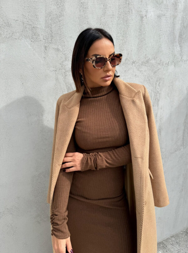 Duga basic rolka haljina dugih rukava od rebraste trikotaže čokoladno braon boje