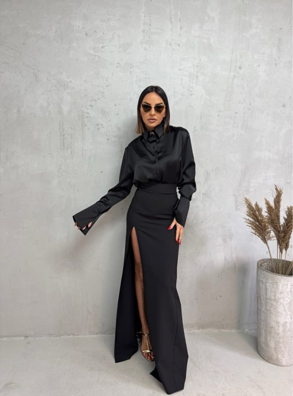 Crna basic košulja visokih manžetni istaknutih zlatnih dugmadi