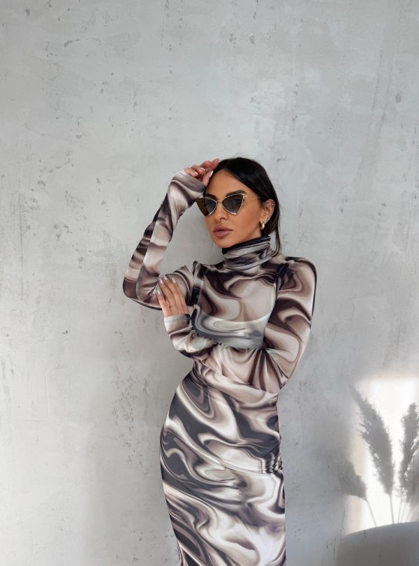 Duga uska dvodelna rolka haljina dugih rukava od transparentnog materijala zanimljivog apstraktnog dezena