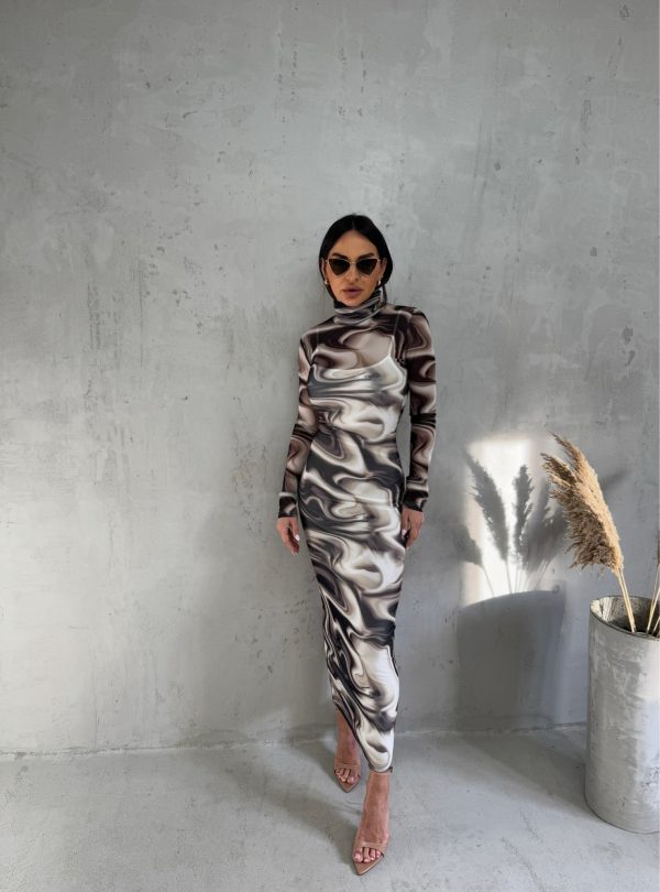 Duga uska dvodelna rolka haljina dugih rukava od transparentnog materijala zanimljivog apstraktnog dezena