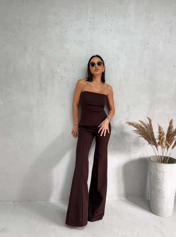 Trendi braon zvonaste pantalone visokog struka sa ukrasnim štepovima