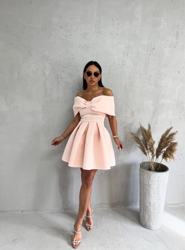 Mini elegantna puder roze haljina A kroja i otkrivenih ramena sa mašnom