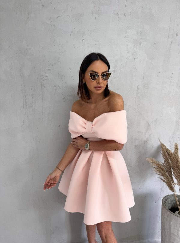 Mini elegantna puder roze haljina A kroja i otkrivenih ramena sa mašnom
