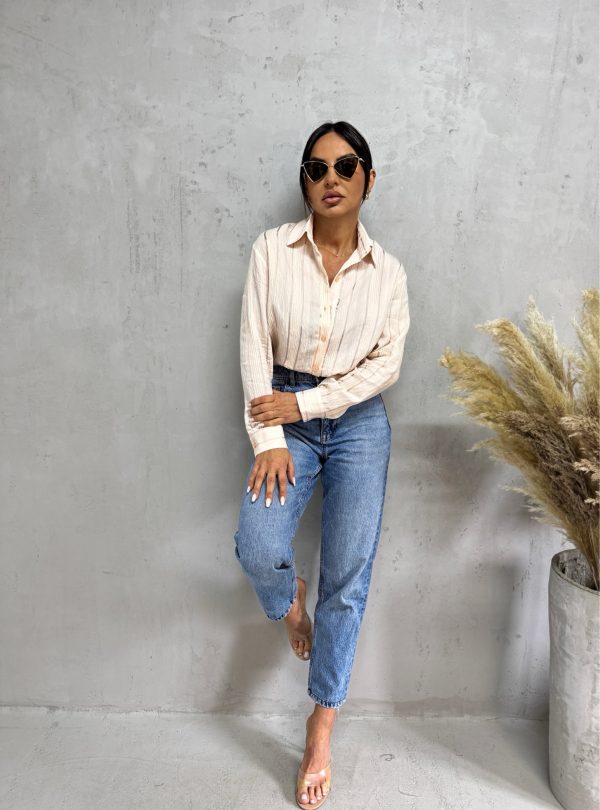 Košulja prugastog materijala boje kajsije