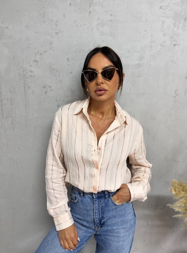 Košulja prugastog materijala boje kajsije