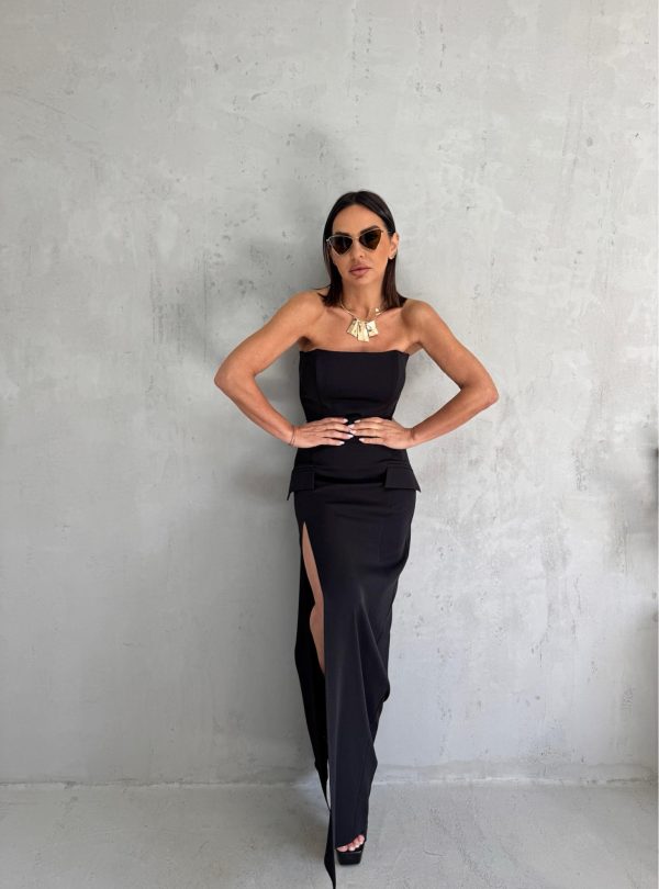 Uska duga crna top haljina sa dubokim šlicem sa strane i sa imitacijom džepova