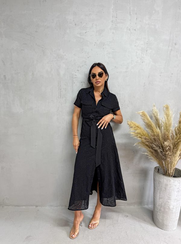 Midi crna pamučna boho haljina na kopčanje sa kratkim rukavima i vezenim detaljima sa pojasom