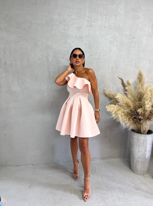 Mini elegantna asimetrična svetlo roze haljina A kroja sa karnerom preko grudi od čvrste skube