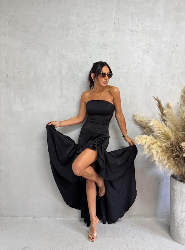 Crna satenska korset haljina sa dubokim šlicem i faltama u flamenko stilu