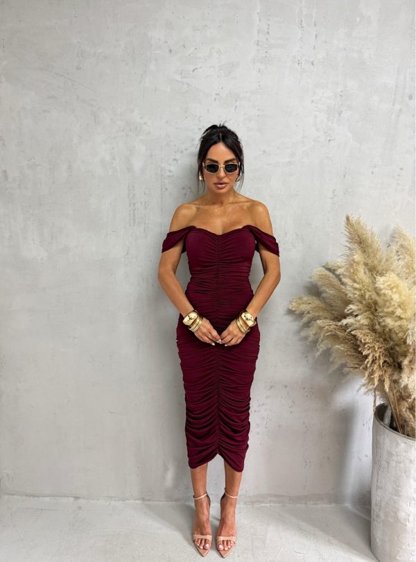 Midi bordo elegantna haljina naboranog materijala sa srce dekolteom i debljim ležernim bretelama