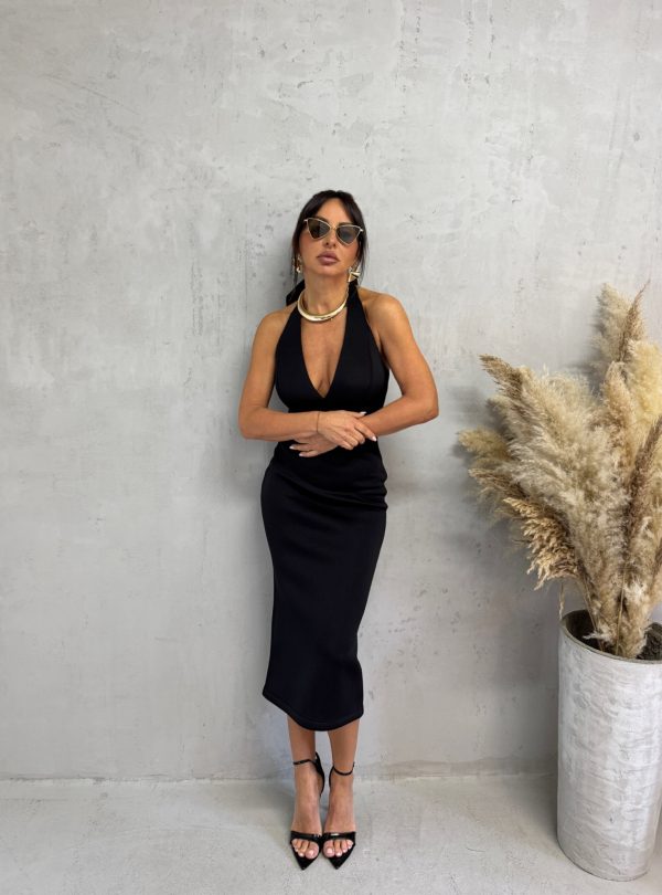 Midi crna uska haljina sa halter vezivanjem oko vrata i otvorenim leđima sa šlicem pozadi