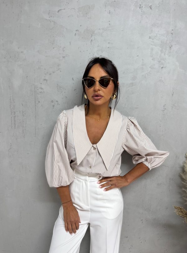 Prugasta braon košulja balon naglašenih rukava sa duboko naglašenom trendi kragnom