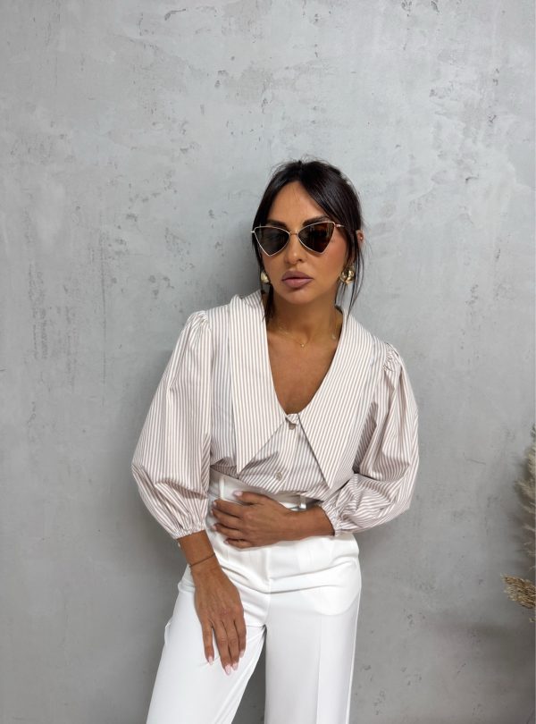 Prugasta braon košulja balon naglašenih rukava sa duboko naglašenom trendi kragnom