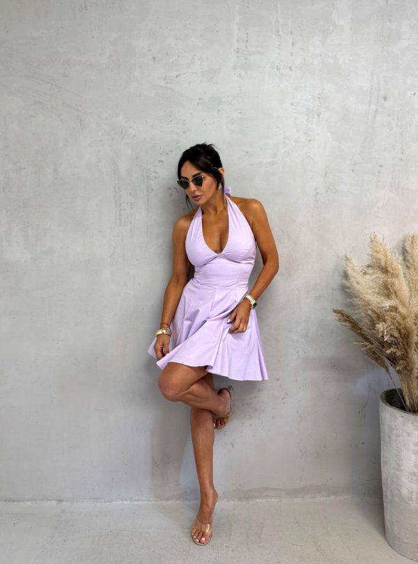 Mini lila romantična lepršava strukirana haljina na vezivanje oko vrata i korset vezivanjem na leđima nijanse lavande i sa džepovima