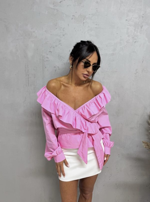 Roze bluza dugih rukava na preklop sa vezivanjem oko struka bogata karnerima širih rukava