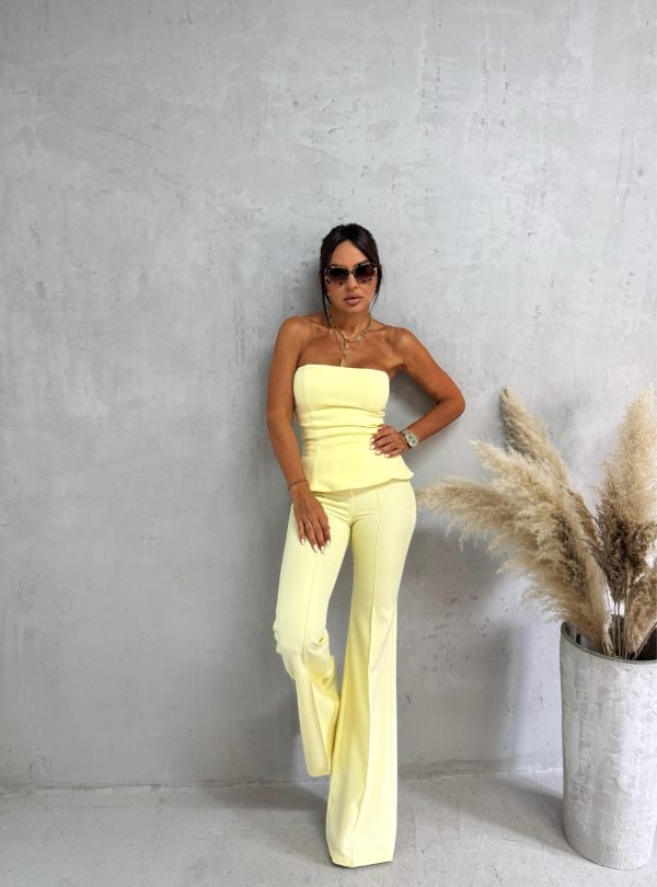 Trendi maslac žute zvonaste pantalone visokog struka
