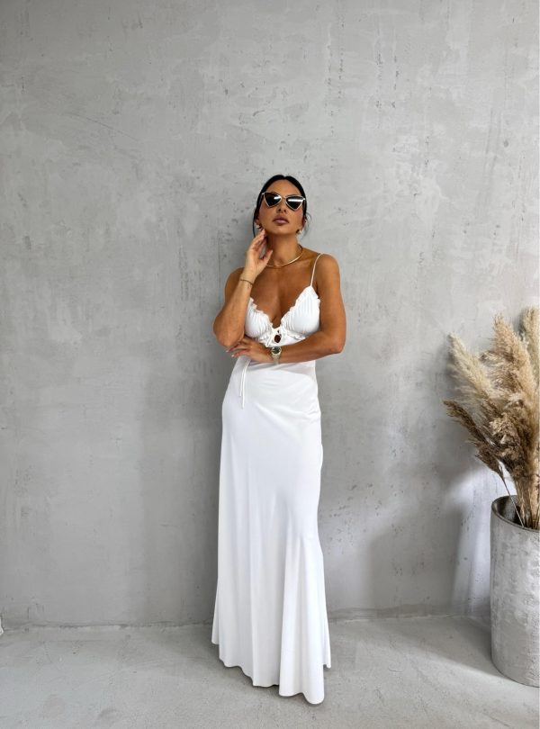 Duga bela slip haljina dekorativnog dekoltea na vezivanje