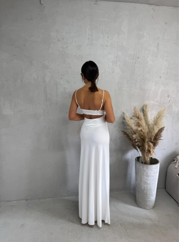 Duga bela slip haljina dekorativnog dekoltea na vezivanje