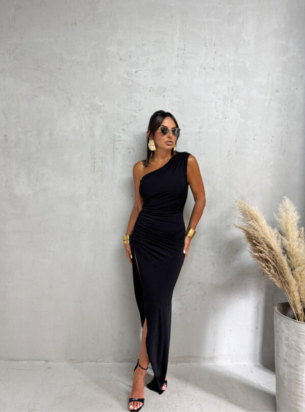 Asimetrična crna duga haljina na jedno rame od likre sa dubokim šlicem
