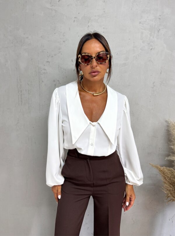 Bela košulja dugih balon rukava naglašene kragne