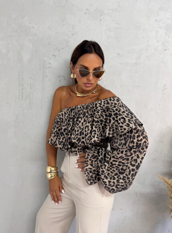Asimetrična bluza sa jednim rukavom bogata karnerima životinjskog/animal printa