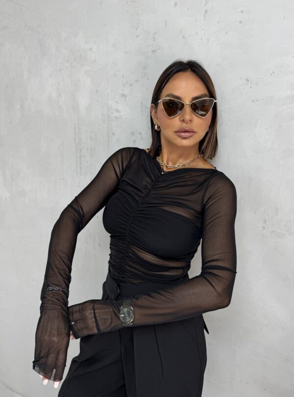 Crna transparentna bluza dugih rukava nabranog izgleda