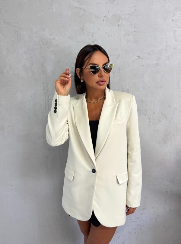 Beli duži ženski sako