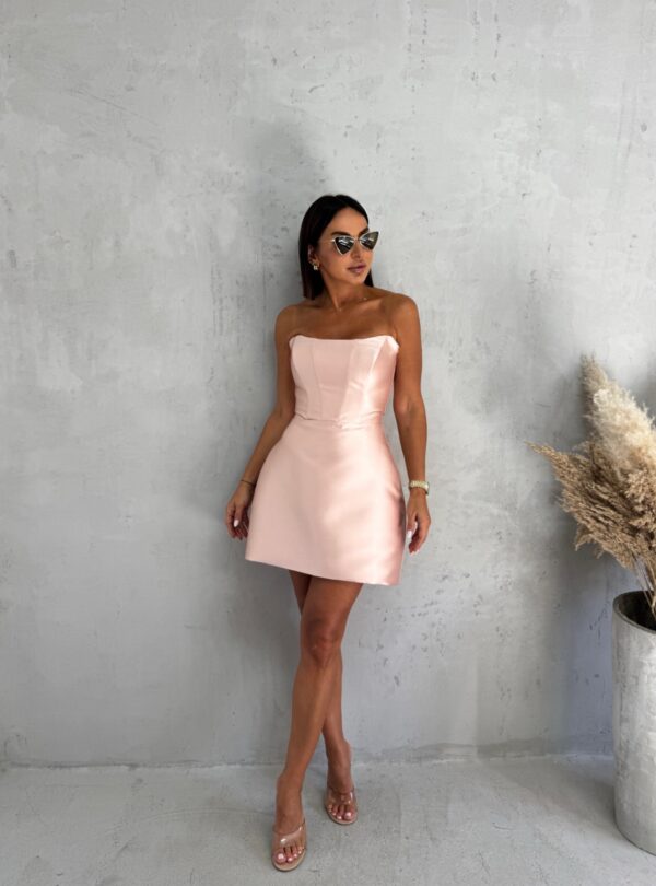 Mini elegantna korset haljina od brokat sjajnog satena nežno roze boje