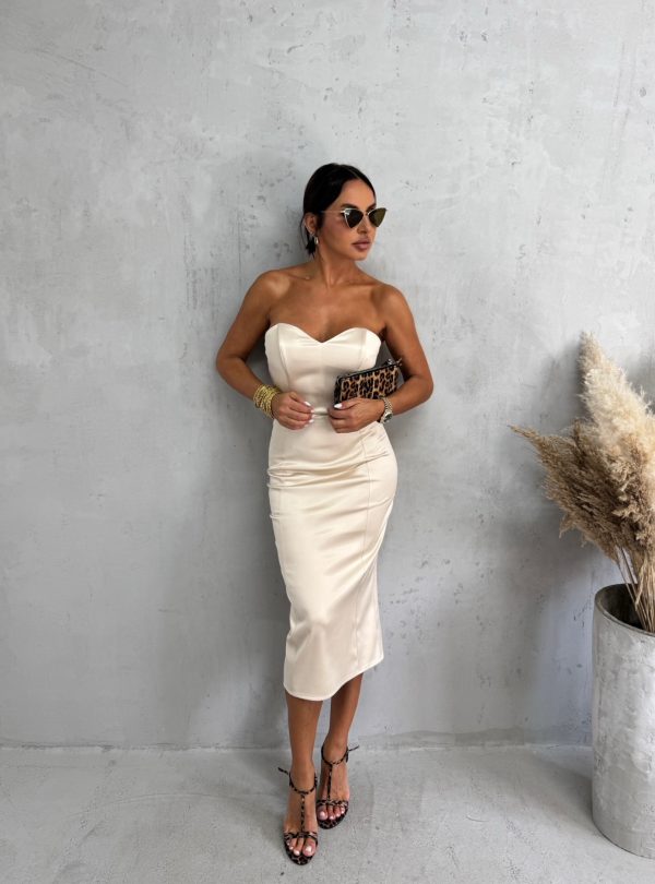 Midi bež satenska korset haljina uskog kroja sa srce dekolteom