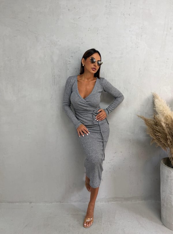 Midi siva haljina na preklop od rebraste trikotaže sa vezivanjem oko struka