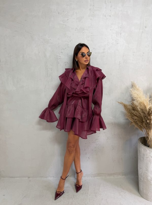 Mini lepršava ljubičasta haljina bogata karnerima dugih rukava