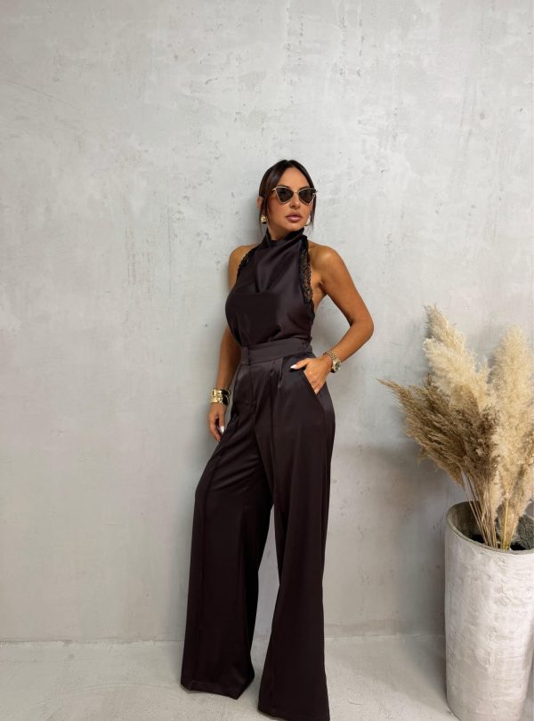 Braon satenske pantalone visokog struka sa kosim džepovima i štep linijom