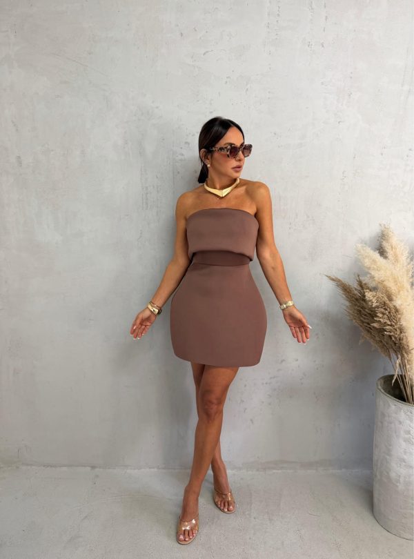 Mini elegantna haljina bez rukava od čvrste skube sa ravnim dekolteom