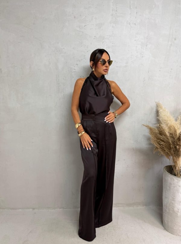 Braon satenske pantalone visokog struka sa kosim džepovima i štep linijom