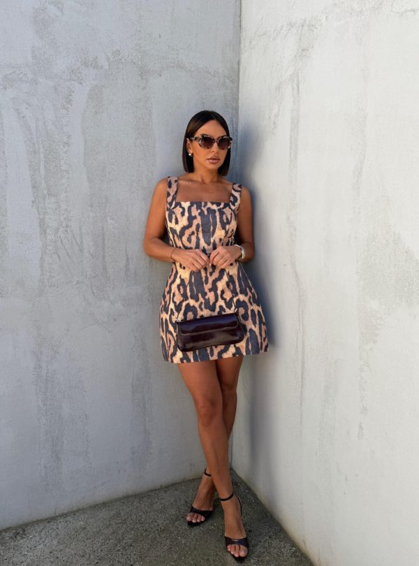 Mini elegantna haljina ravnog kroja animal životinjskog printa, četvrtastog dekoltea i dekorativnog otvora na leđima