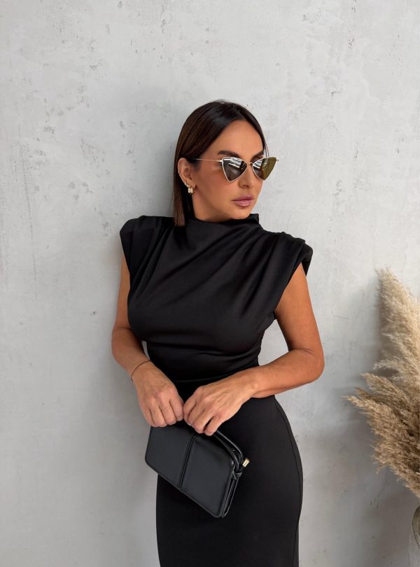 Midi crna uska haljina sa naglašenim ramenima