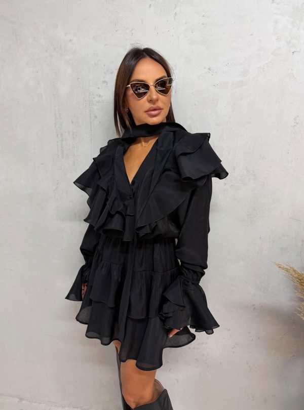 Mini lepršava crna haljina bogata karnerima dugih rukava