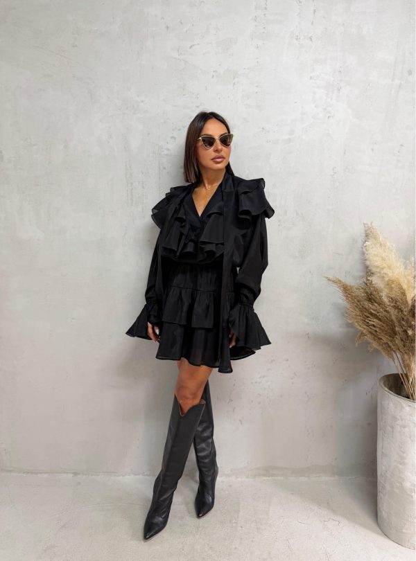 Mini lepršava crna haljina bogata karnerima dugih rukava