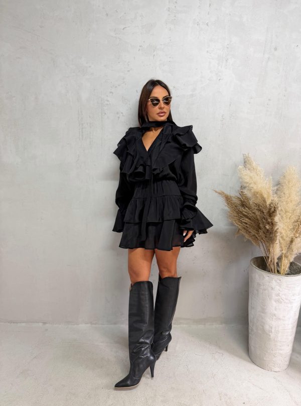 Mini lepršava crna haljina bogata karnerima dugih rukava