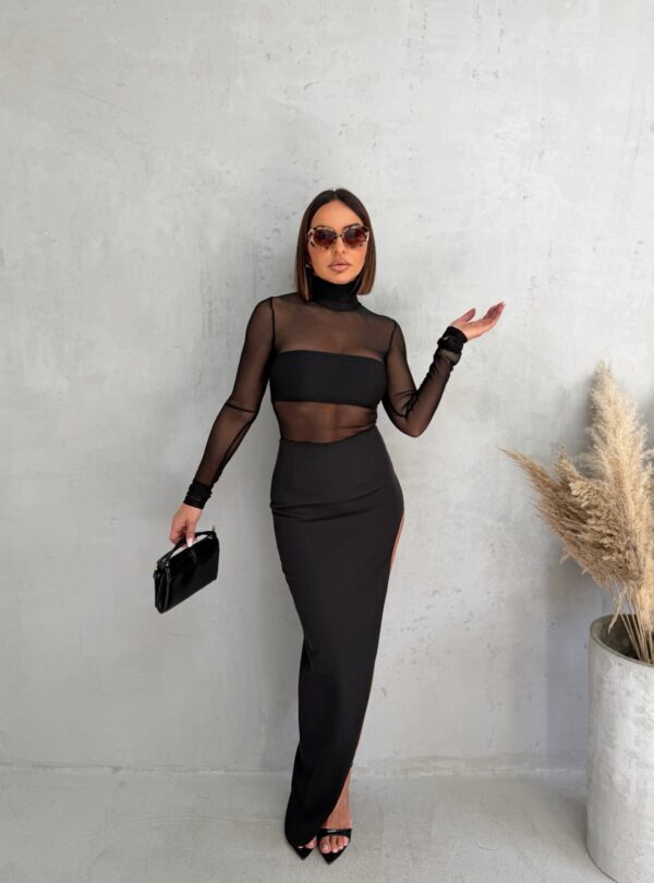 Crna providna rolka bluza sa postavljenim topom ispod