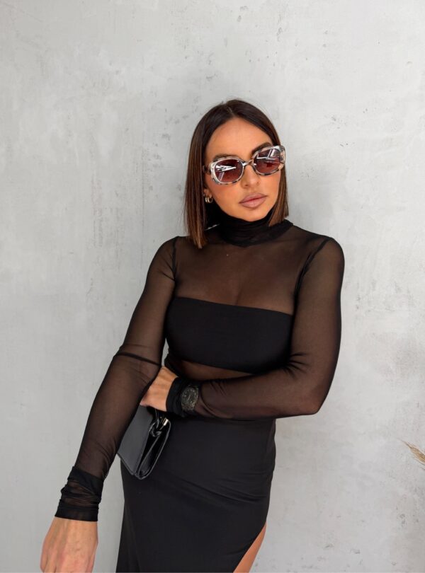 Crna providna rolka bluza sa postavljenim topom ispod