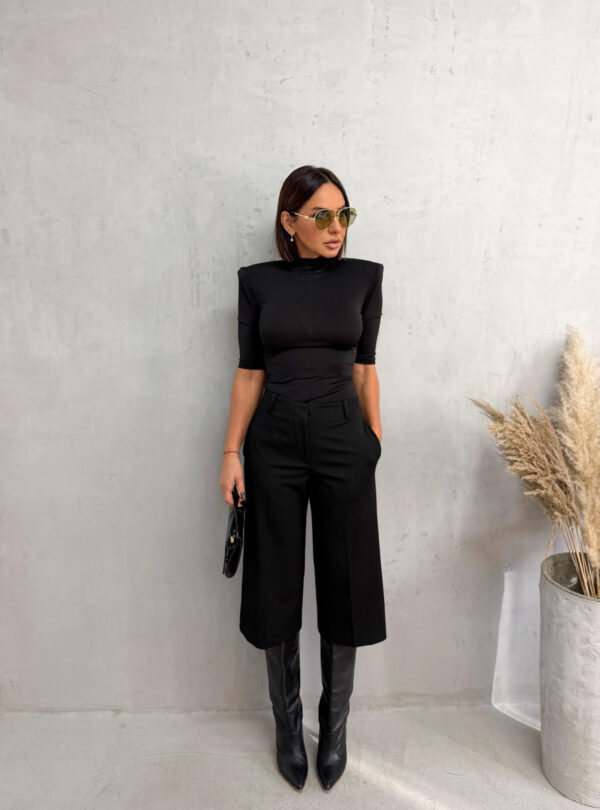 Crne kapri pantalone bermude visokog struka sa ravnim nogavicama