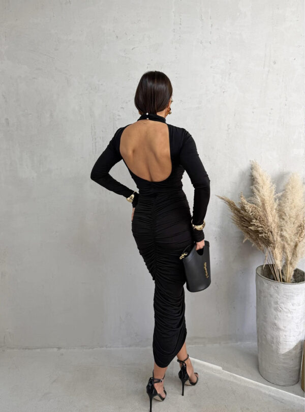Midi crna nabrana haljina dugih rukava rolka kragne i otvorenih leđa
